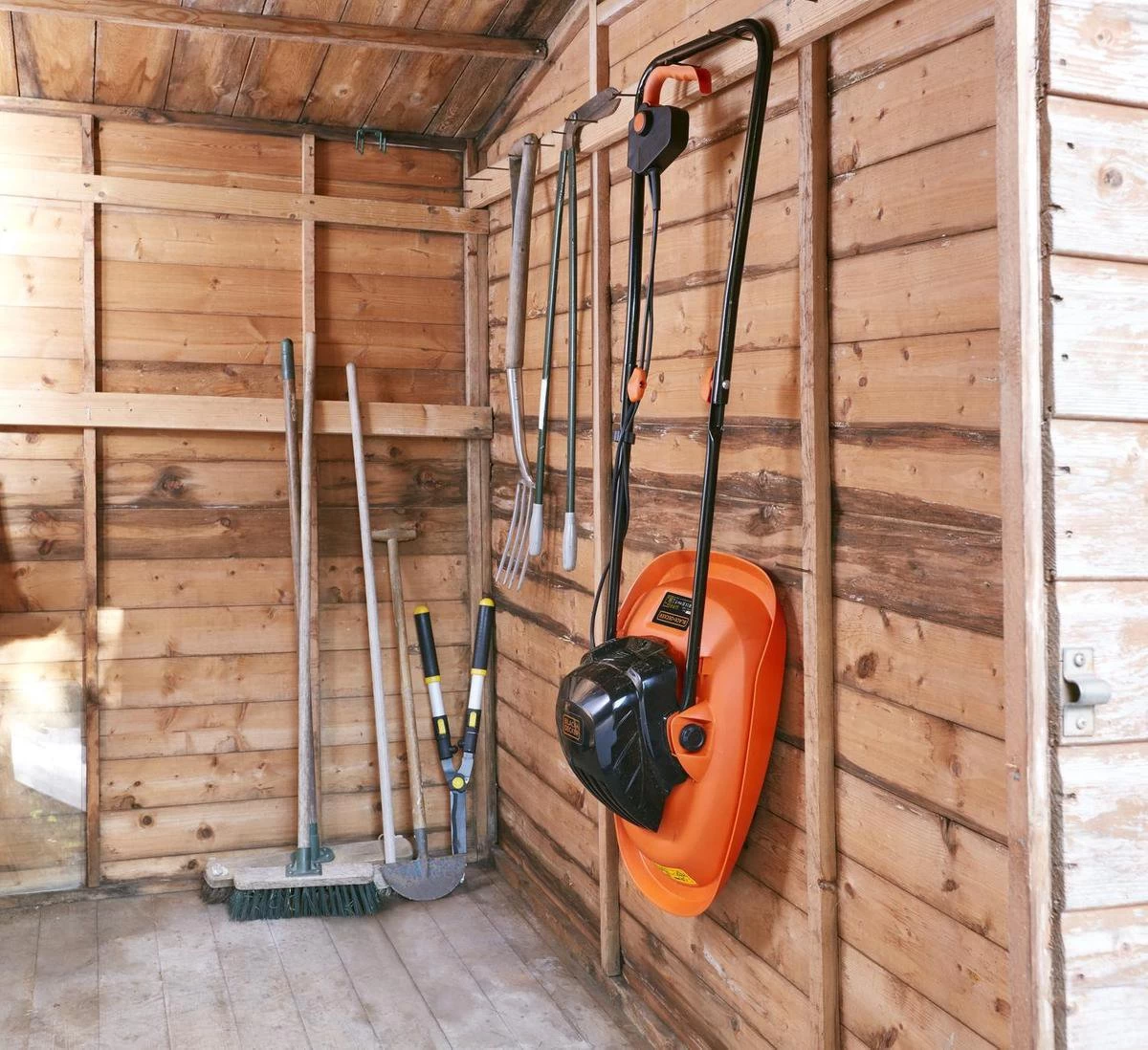 Black & Decker BLACK+DECKER BEMWH551-QS Zweefmaaier - 1200W - 30cm - Gesnoerd 4 Black & Decker BLACK+DECKER BEMWH551-QS Zweefmaaier - 1200W - 30cm - Gesnoerd - Afbeelding 2