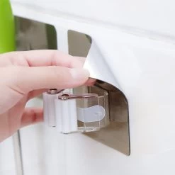 Bezem Houder - Zelfklevend - Zilverkleurig 11 Bezem Houder - Zelfklevend - Zilverkleurig -Tuinverzorgings Winkel 1200x1200 1154