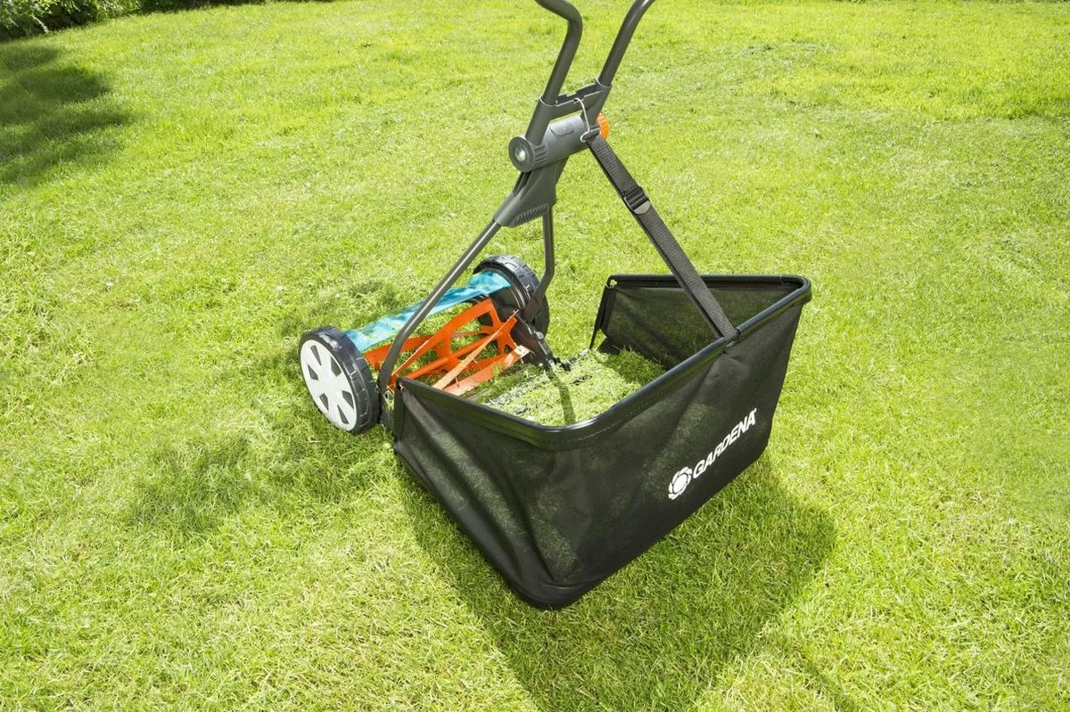 GARDENA Kooimesmaaier 330 Grasmaaier - Maaibreedte 33 Cm - Gazons Tot Ca. 150 M² 11 GARDENA Kooimesmaaier 330 Grasmaaier - Maaibreedte 33 Cm - Gazons Tot Ca. 150 M² - Afbeelding 9