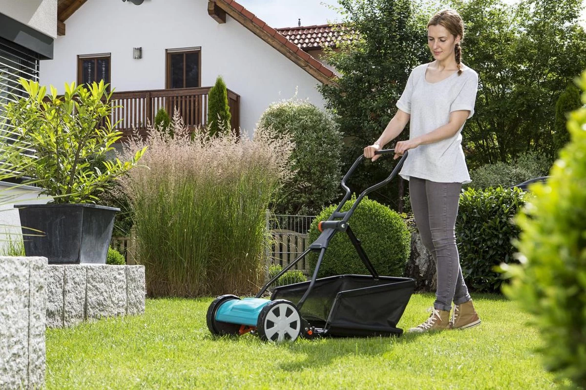 GARDENA Kooimesmaaier 330 Grasmaaier - Maaibreedte 33 Cm - Gazons Tot Ca. 150 M² 12 GARDENA Kooimesmaaier 330 Grasmaaier - Maaibreedte 33 Cm - Gazons Tot Ca. 150 M² - Afbeelding 10