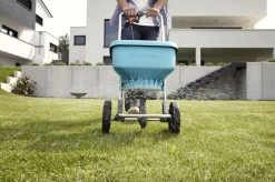 GARDENA Strooiwagen XL Strooikar - 800m2 - 18 Liter -Tuinverzorgings Winkel 1200x799 92