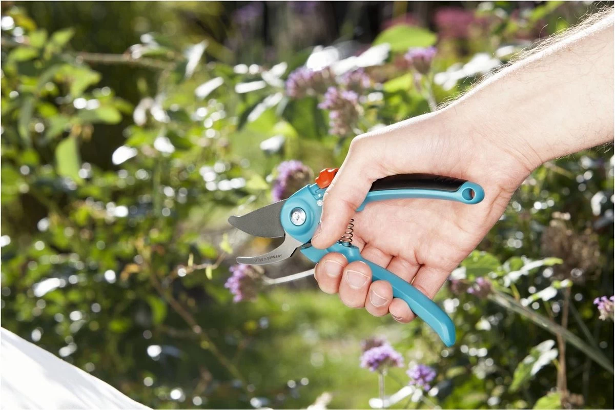 GARDENA - Classic B/S Bypass - Snoeischaar - Ø 20mm - 25 Jaar Garantie 6 GARDENA - Classic B/S Bypass - Snoeischaar - Ø 20mm - 25 Jaar Garantie - Afbeelding 4