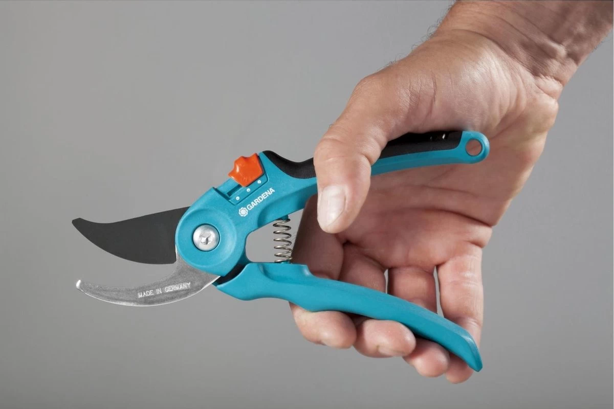 GARDENA - Classic B/S-M Bypass Snoeischaar - Ø 22mm - 25 Jaar Garantie 7 GARDENA - Classic B/S-M Bypass Snoeischaar - Ø 22mm - 25 Jaar Garantie - Afbeelding 5