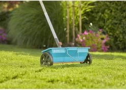 GARDENA Combisysteem Strooiwagen - 40 Cm Strooibreedte - Inhoud 3 Liter - Geschikt Voor 100m² -Tuinverzorgings Winkel 1200x859 1