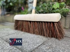 Synx Tools Gemeente Bezem 45 Cm - Straatbezem / Stadsbezem - Steel 150 Cm - Harde Natuurvezels - Bezemsteel - Bezems - Schrobborstels - Veger - Buitenbezem -Tuinbezem -Tuinverzorgings Winkel 1200x899 29
