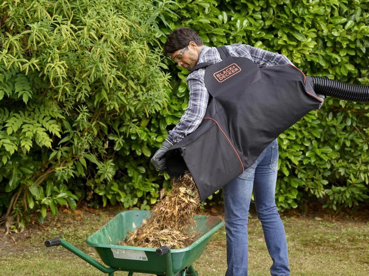 Black & Decker BLACK+DECKER BEBLV301 Bladblazer - Blaas En Zuigfunctie - Rugzak Als Opvangzak 12 Black & Decker BLACK+DECKER BEBLV301 Bladblazer - Blaas En Zuigfunctie - Rugzak Als Opvangzak - Afbeelding 10