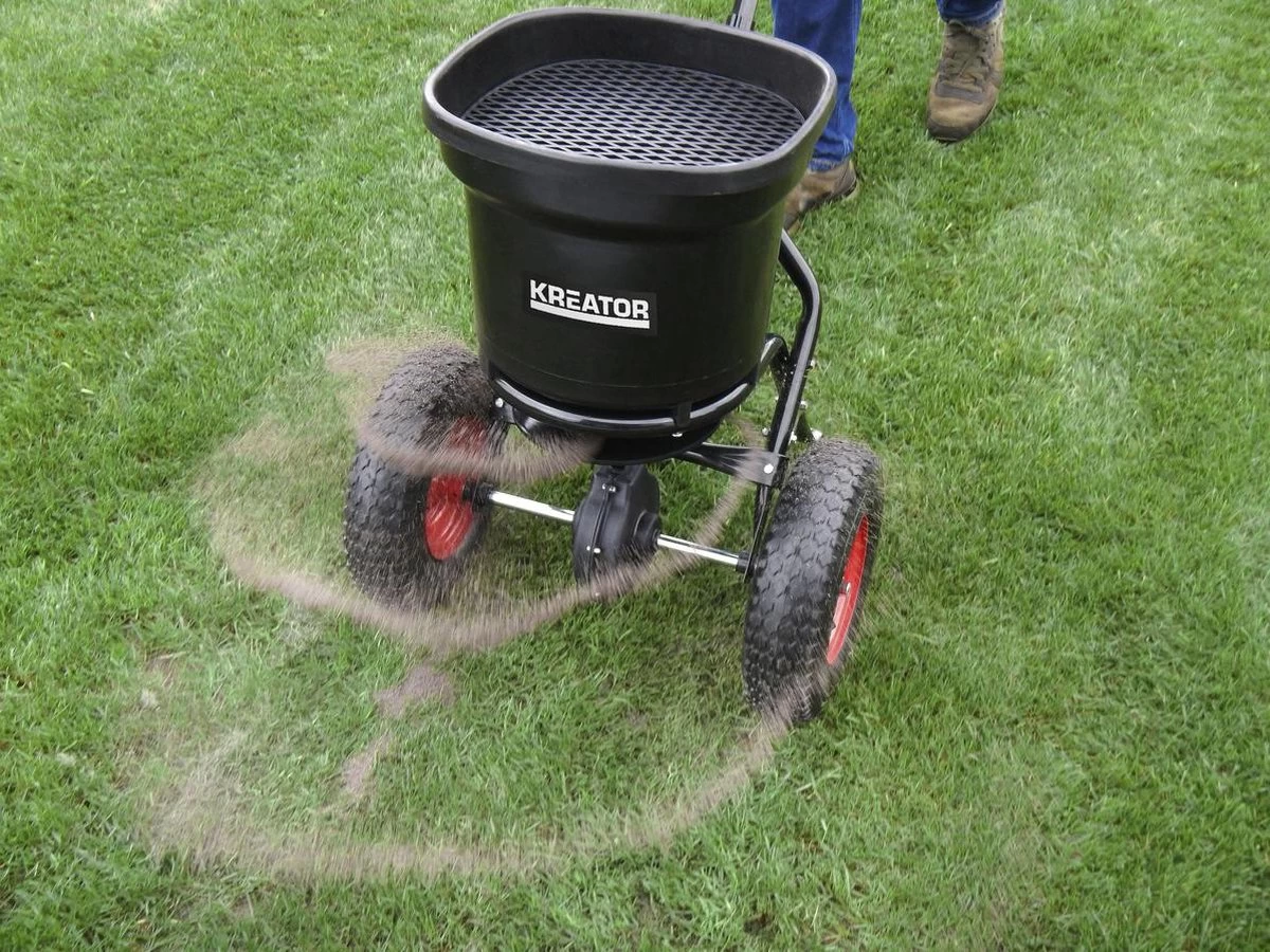 Kreator KRTGR9005 Strooiwagen - 300 Tot 370 Cm Strooibreedte - 23 Liter 6 Kreator KRTGR9005 Strooiwagen - 300 Tot 370 Cm Strooibreedte - 23 Liter - Afbeelding 4