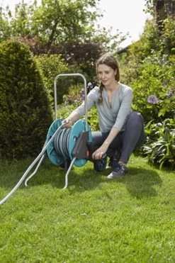 GARDENA - AquaRoll CleverRoll S Set Slangenwagen - Incl. 20 M Slang - Maximaal 40 M Opbergcapaciteit 28 GARDENA - AquaRoll CleverRoll S Set Slangenwagen - Incl. 20 M Slang - Maximaal 40 M Opbergcapaciteit -Tuinverzorgings Winkel 798x1200 6