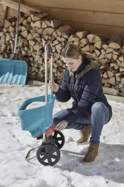 GARDENA Strooiwagen XL Strooikar - 800m2 - 18 Liter -Tuinverzorgings Winkel 799x1200 37