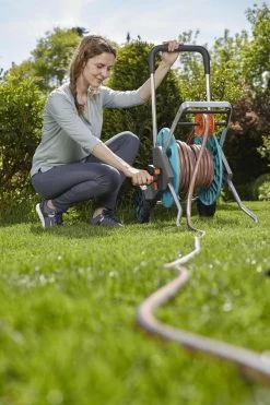 GARDENA - AquaRoll M CleverRoll Easy Slangenwagen - Maximaal 60 Meter - Inklapbare Zwengel -Tuinverzorgings Winkel 799x1200 62