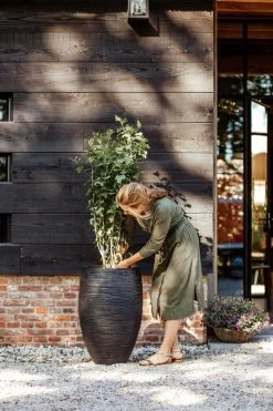 Capi Europe - Vaas Elegant Deluxe Rib NL - 45x72 - Zwart - Voor Binnen En Buiten - KBLR1138 -Tuinverzorgings Winkel 800x1200 137