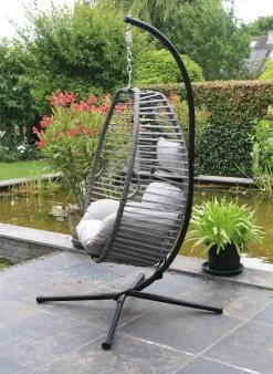 Pro Garden Lowander Hangstoel Egg 191x126x126- Schommelstoel Met Rattan Cocoon En Robuust Stalen Standaard Incl. Kussens - Volledig Inklapbaar - Lichtgrijs -Tuinverzorgings Winkel 878x1200 1